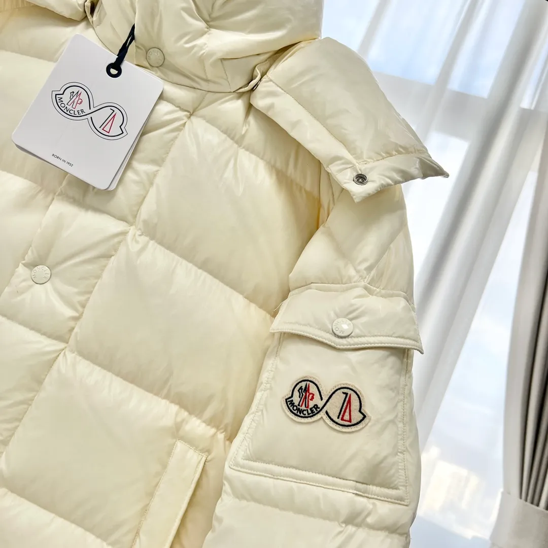 P390 Moncler/ 2026 70 、 。 DNA ， ， 。 Classic ， 、 。 Classic 70 。 Quality， 90 ，Premium Quality ， ，Black ！ Sizes M-3XL